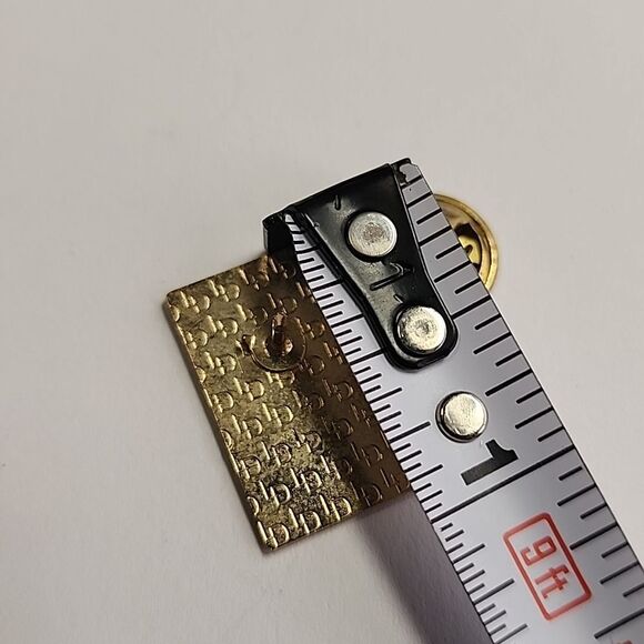 Ivy Tech Alumni Association Pin - Picture 3 of 3